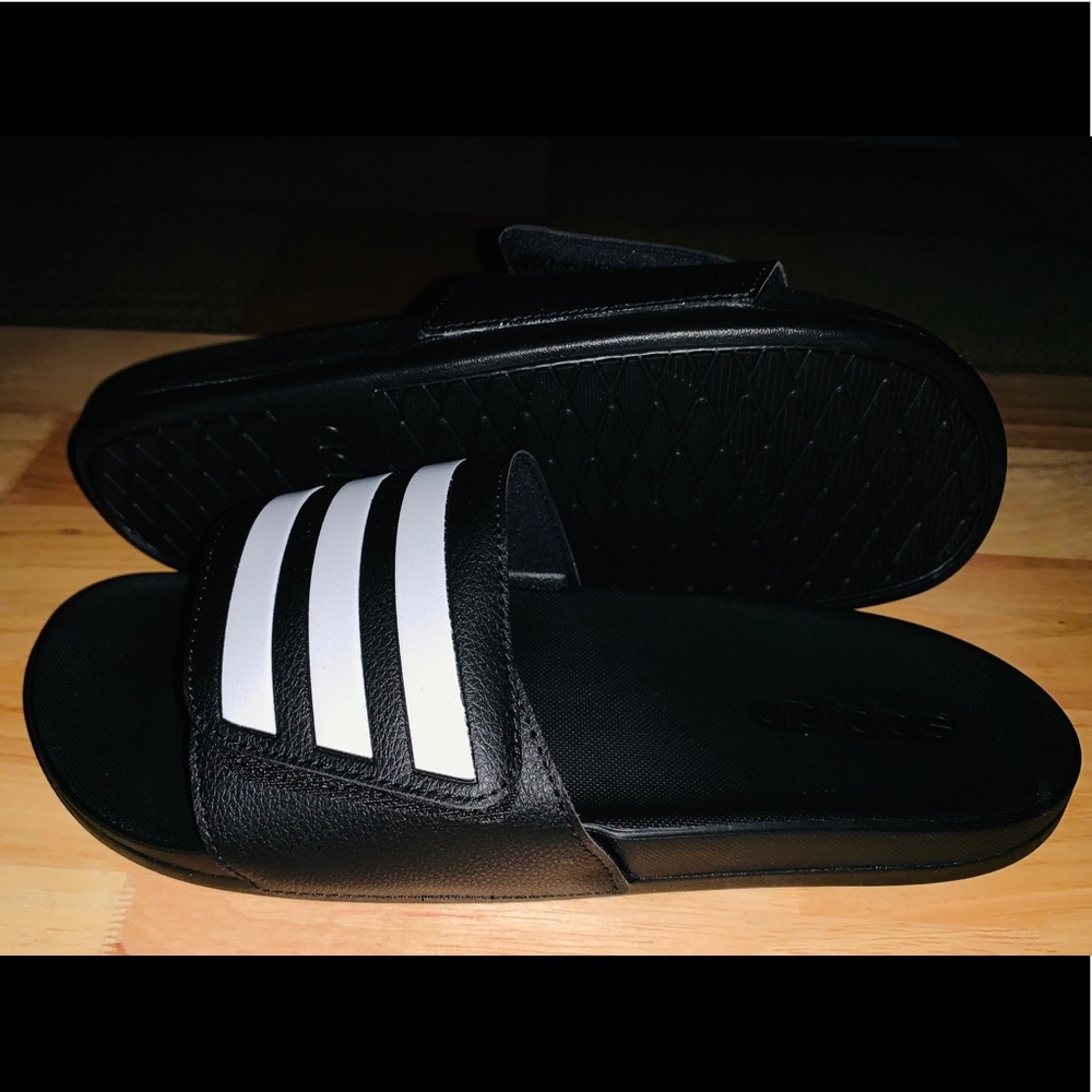 ADIDAS Men Slides New With The Box 🧦 FREE socks💥